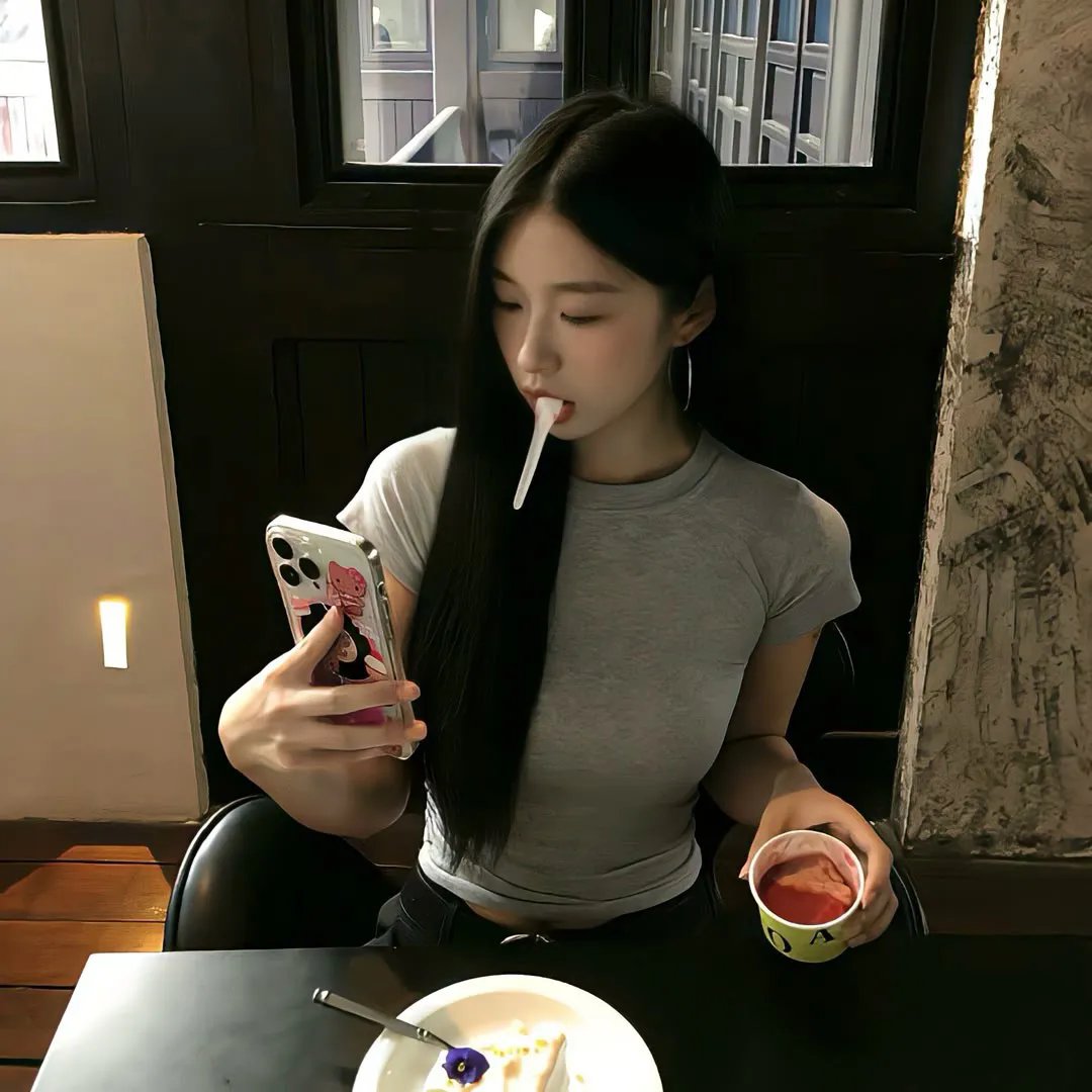 小姑娘艾萝依